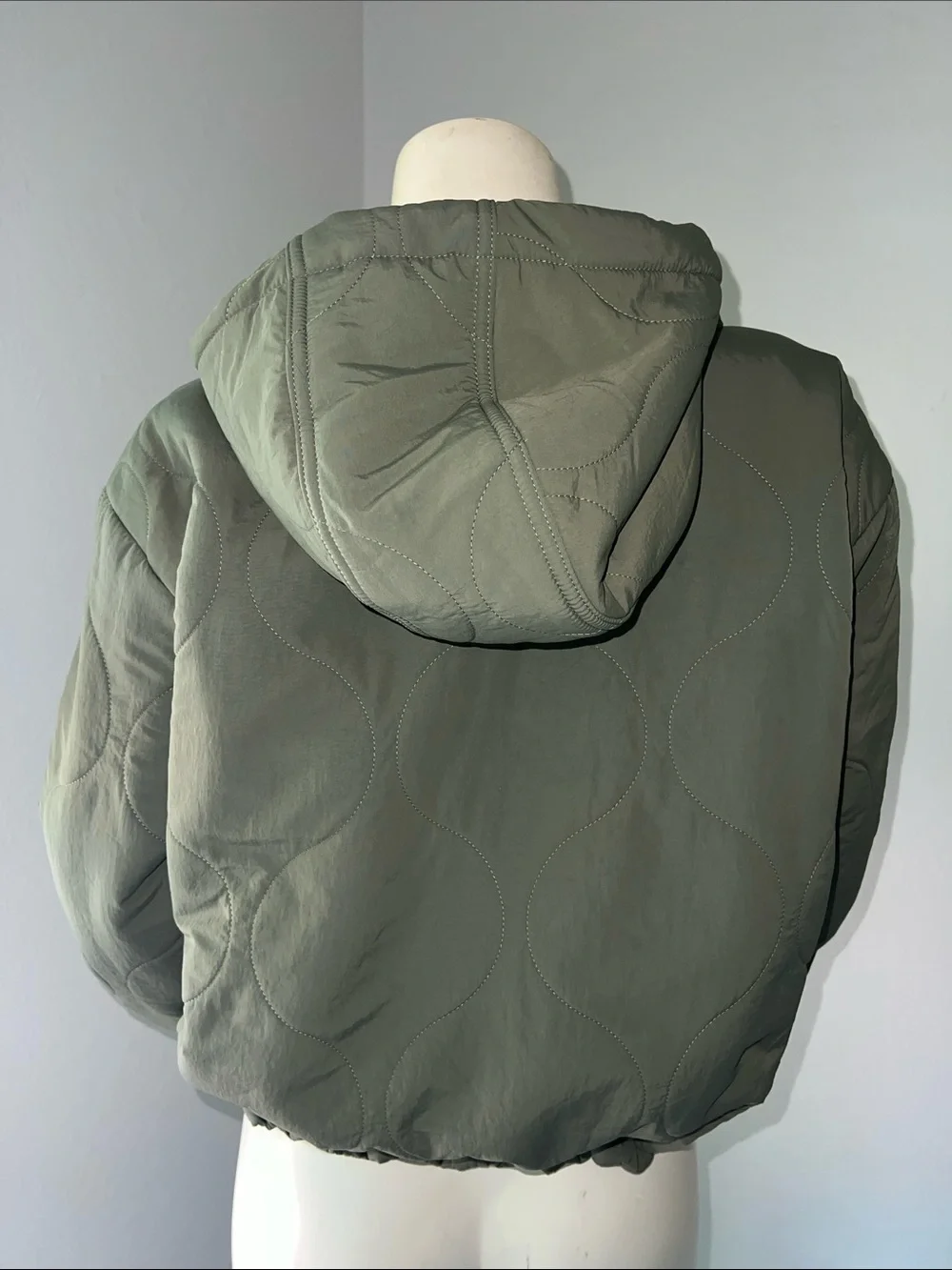 Prana Encinitas Olive Quilted Hooded Puffer Jacket. Size Medium. - Picture 7 of 9
